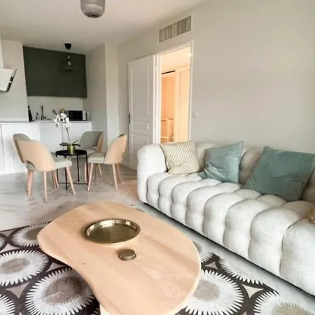 Beautiful Design Next To The Sea Антиб
